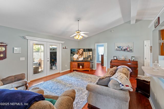 967 W MISTY MOUNTAIN Drive, Jacksonville, FL 32225