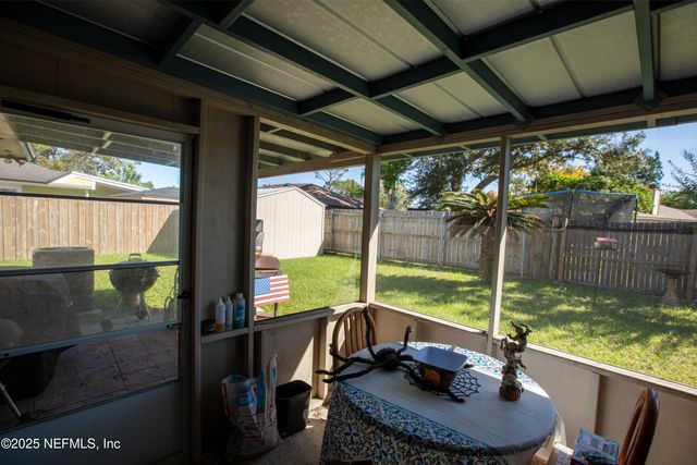 967 W MISTY MOUNTAIN Drive, Jacksonville, FL 32225