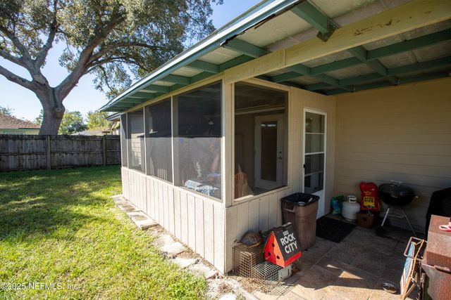 967 W MISTY MOUNTAIN Drive, Jacksonville, FL 32225