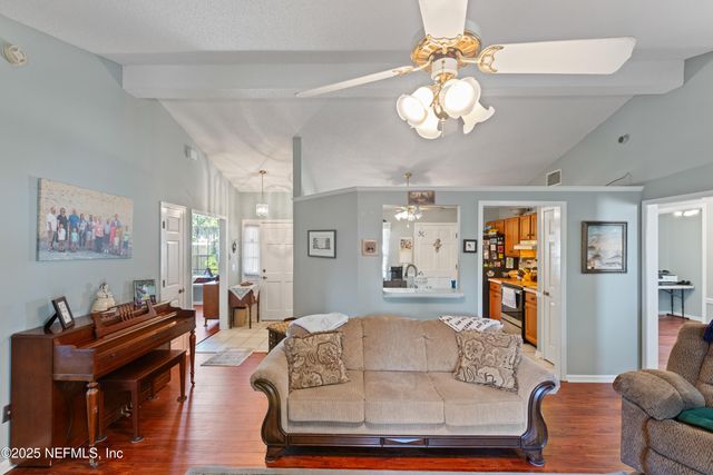 967 W MISTY MOUNTAIN Drive, Jacksonville, FL 32225