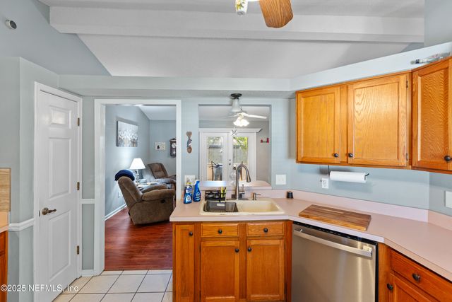 967 W MISTY MOUNTAIN Drive, Jacksonville, FL 32225