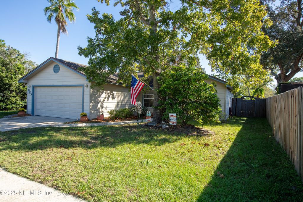 967 W MISTY MOUNTAIN Drive, Jacksonville, FL 32225
