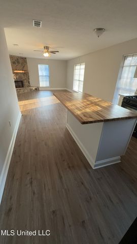 924 S College Street, Brandon, MS 39042