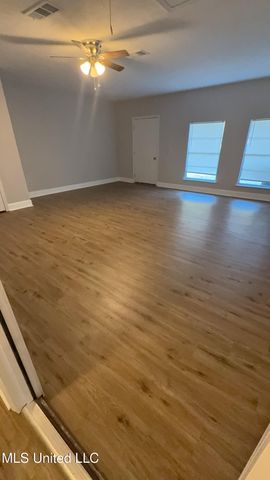 924 S College Street, Brandon, MS 39042