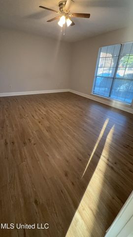 924 S College Street, Brandon, MS 39042