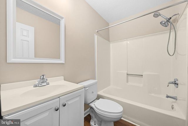 4004 HOBART CT, Springdale, MD 20774