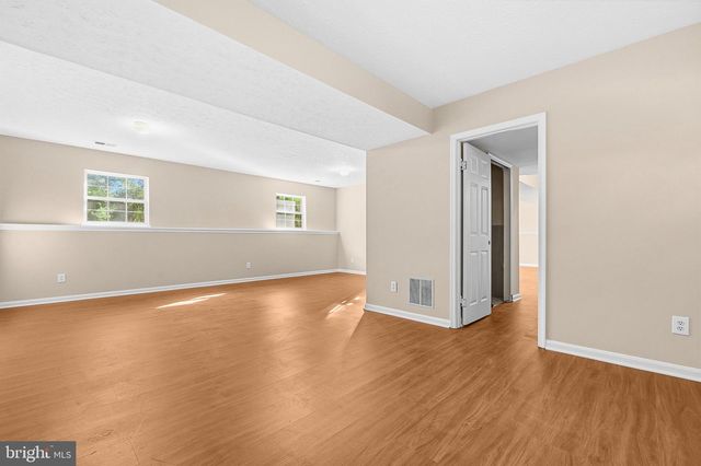 4004 HOBART CT, Springdale, MD 20774