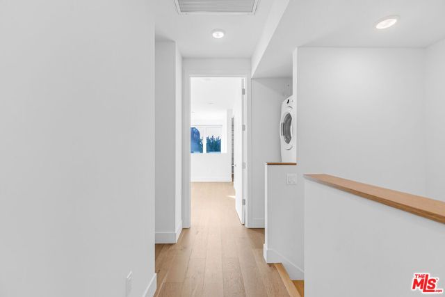 2000 N Beachwood Drive 1, Los Angeles, CA 90068