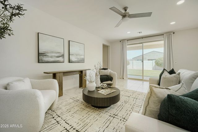 538 W TALLULA Trail, San Tan Valley, AZ 85140