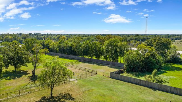 12335 2nd Street, Santa Fe, TX 77510