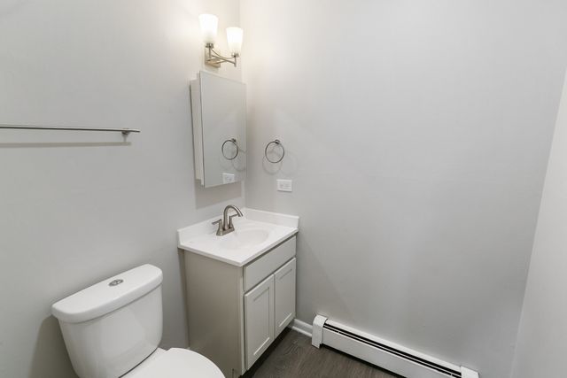 705 S Milwaukee Avenue 110, Libertyville, IL 60048