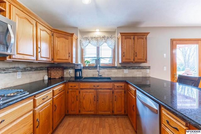 1501 N 211th Street, Omaha, NE 68022