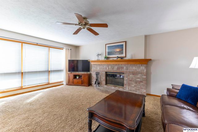 1501 N 211th Street, Omaha, NE 68022