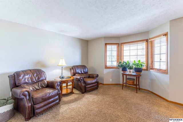 1501 N 211th Street, Omaha, NE 68022