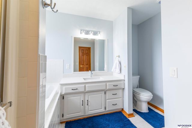 1501 N 211th Street, Omaha, NE 68022