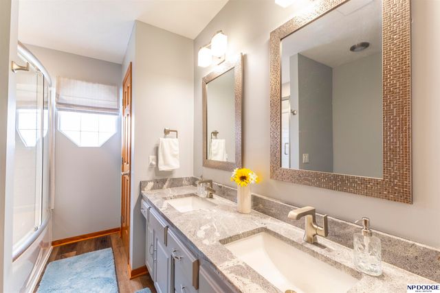 1501 N 211th Street, Omaha, NE 68022