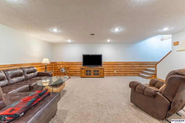 1501 N 211th Street, Omaha, NE 68022