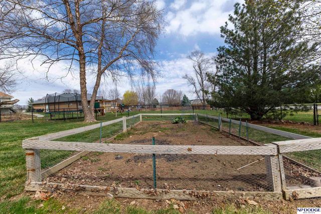 1501 N 211th Street, Omaha, NE 68022