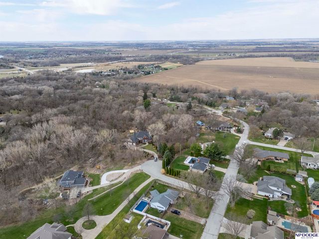 1501 N 211th Street, Omaha, NE 68022