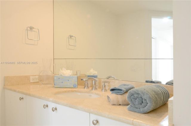 901 Brickell Key Blvd 705, Miami, FL 33131