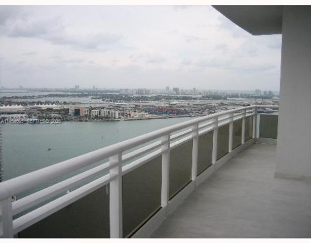 901 Brickell Key Blvd 705, Miami, FL 33131