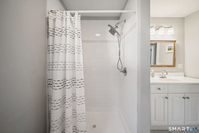 51 Home Place, Branford, CT 06405