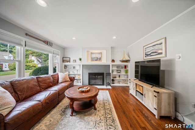 51 Home Place, Branford, CT 06405