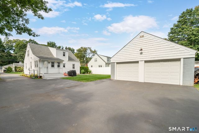 51 Home Place, Branford, CT 06405
