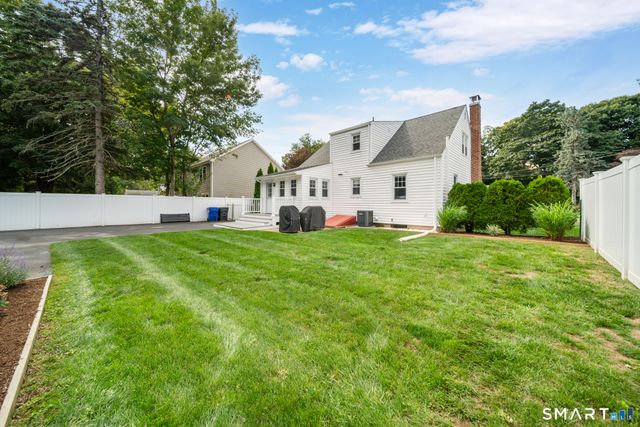 51 Home Place, Branford, CT 06405