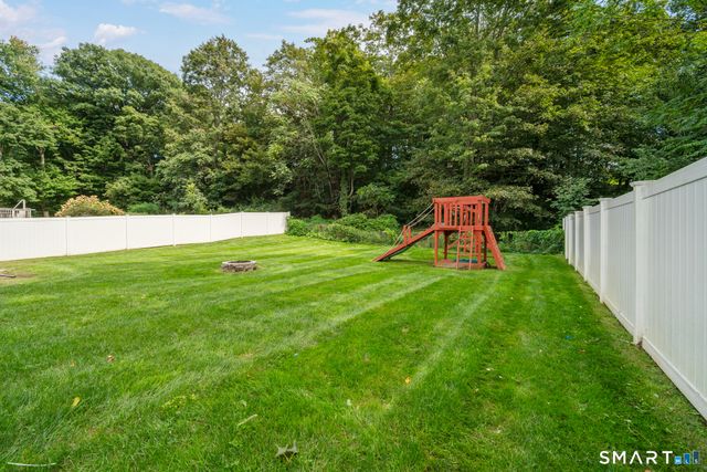 51 Home Place, Branford, CT 06405