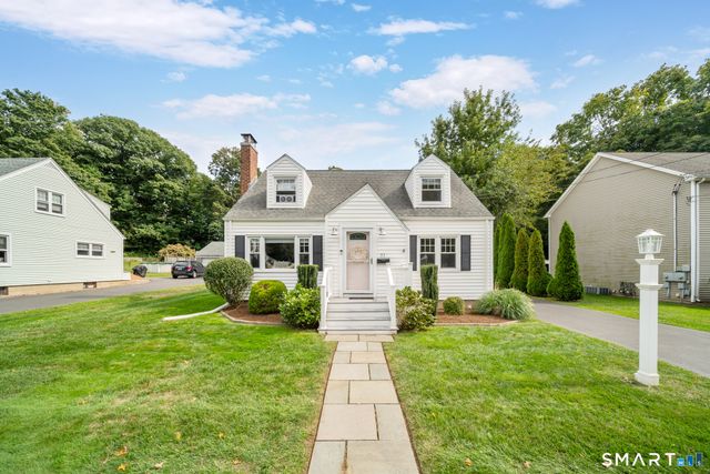 51 Home Place, Branford, CT 06405