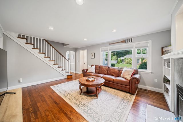 51 Home Place, Branford, CT 06405
