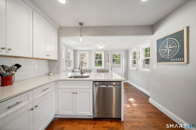 51 Home Place, Branford, CT 06405