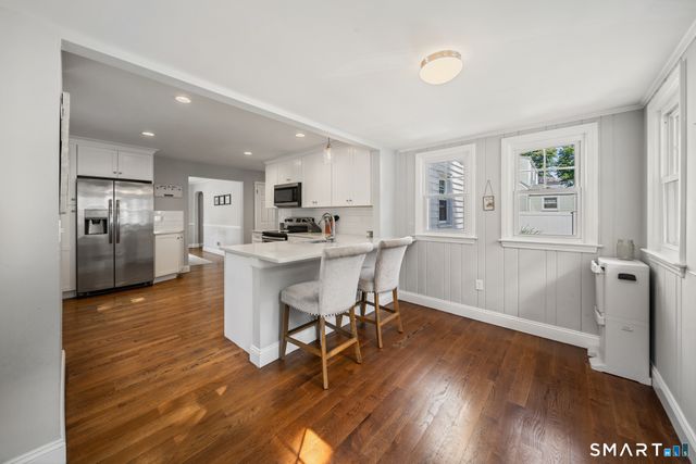 51 Home Place, Branford, CT 06405