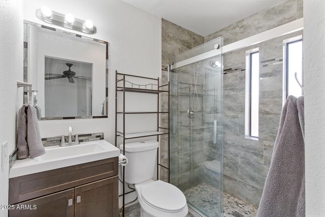 905 E BLUEFIELD Avenue, Phoenix, AZ 85022