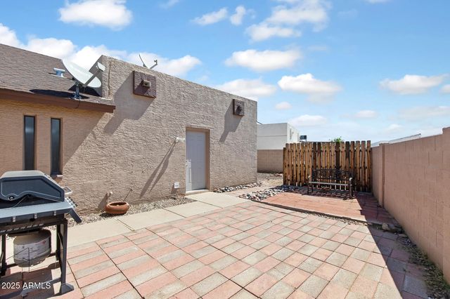 905 E BLUEFIELD Avenue, Phoenix, AZ 85022
