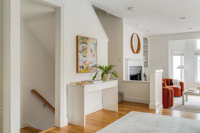 6 Rollins Court 6, Cambridge, MA 02139