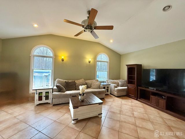 23 Howell Avenue, Piscataway, NJ 08854