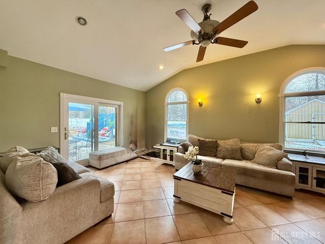 23 Howell Avenue, Piscataway, NJ 08854