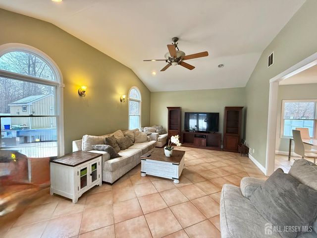 23 Howell Avenue, Piscataway, NJ 08854