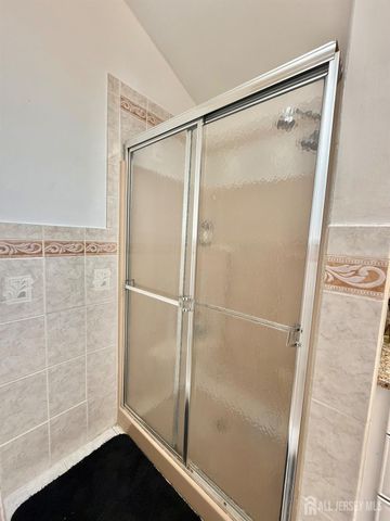 23 Howell Avenue, Piscataway, NJ 08854