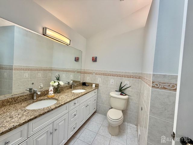 23 Howell Avenue, Piscataway, NJ 08854