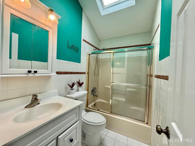 23 Howell Avenue, Piscataway, NJ 08854