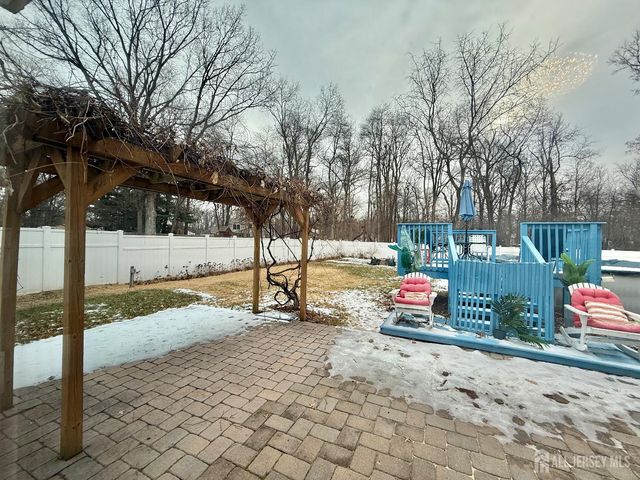 23 Howell Avenue, Piscataway, NJ 08854