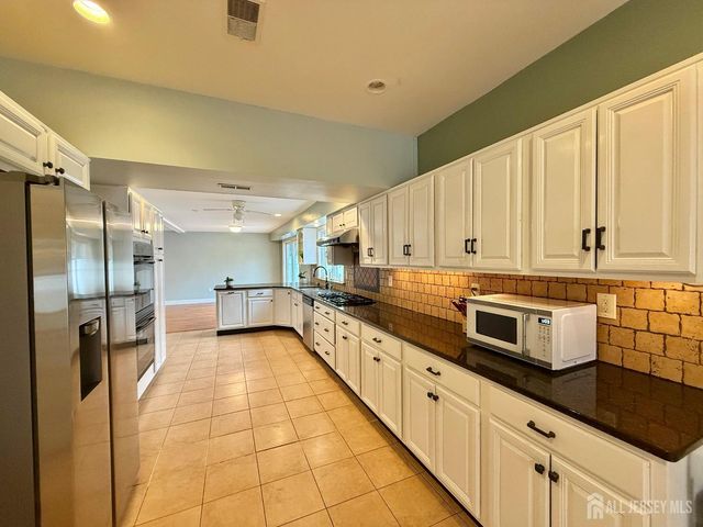 23 Howell Avenue, Piscataway, NJ 08854