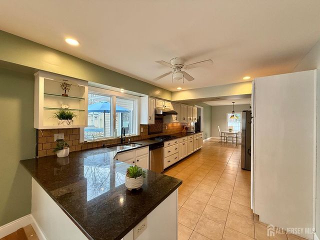 23 Howell Avenue, Piscataway, NJ 08854