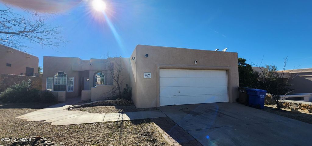2625 Bearcat Drive, Las Cruces, NM 88001