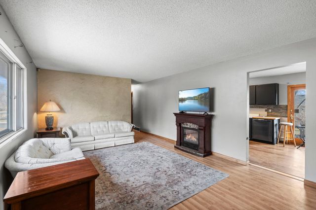 966 Oak Ridge Point NE, Blaine, MN 55434