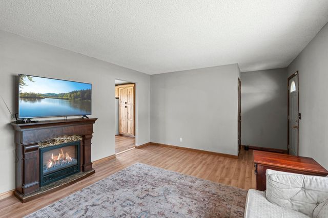 966 Oak Ridge Point NE, Blaine, MN 55434