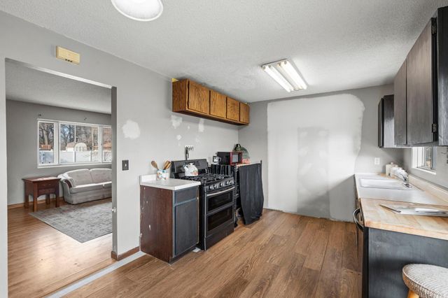 966 Oak Ridge Point NE, Blaine, MN 55434